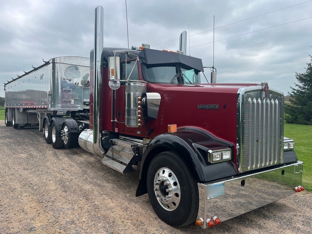 2018 Kenworth W900L Sleeper