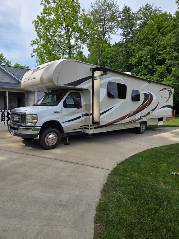 2015 Thor Motor Coach Chateau 31W Class C RV