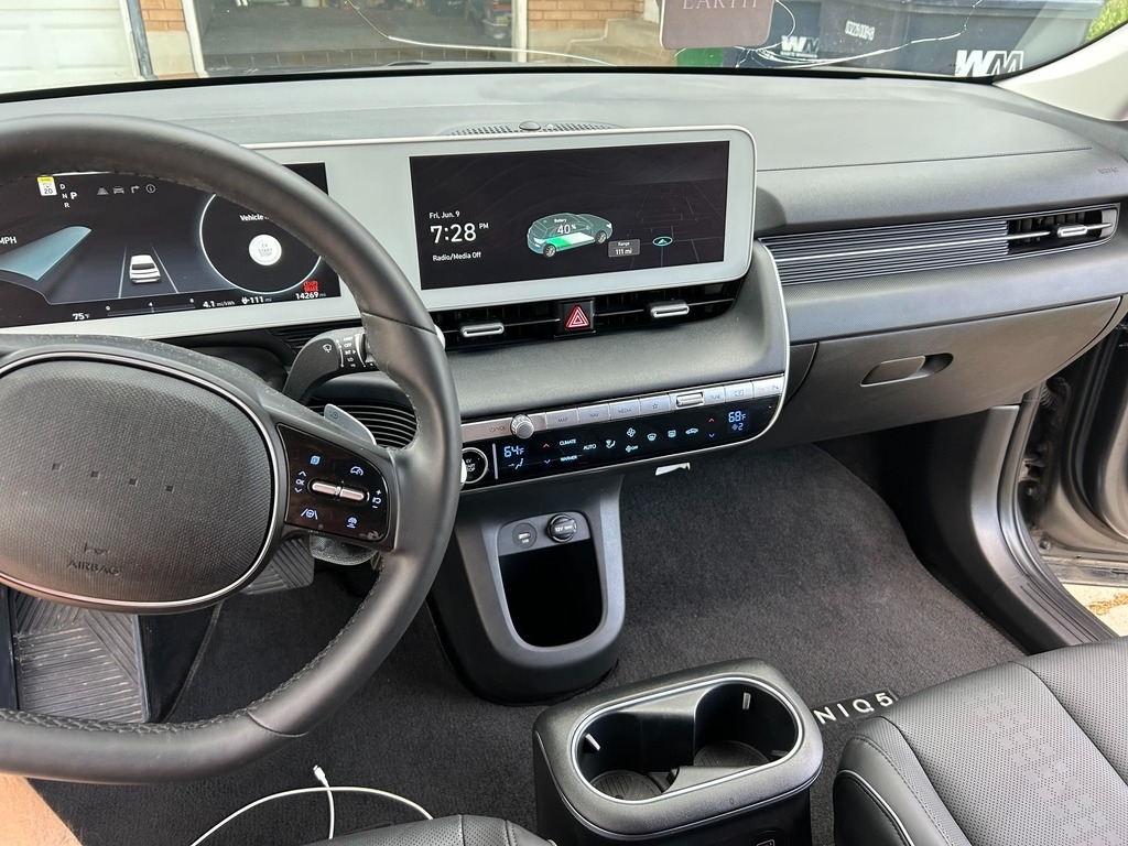 2022 Hyundai IONIQ 5 SEL photo