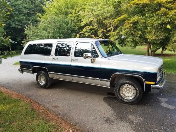 1989 Chevrolet Suburban R10 photo