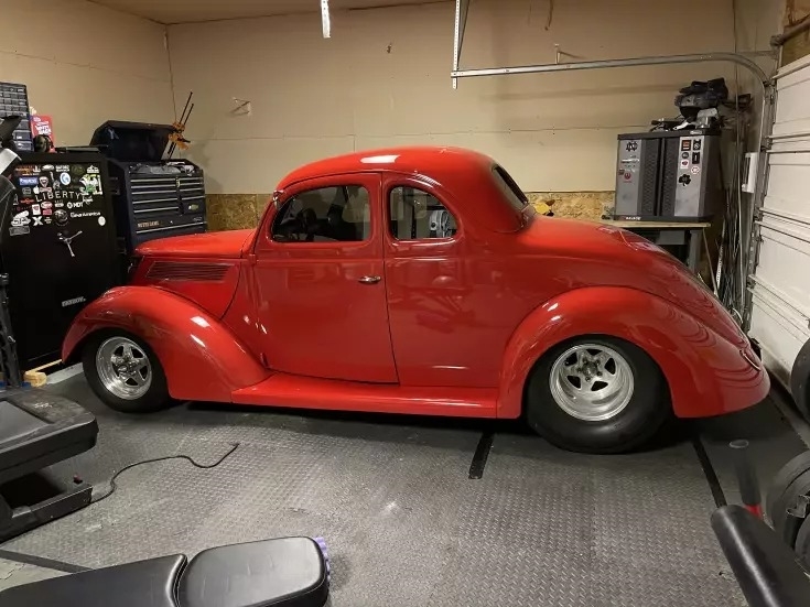 1937 Ford Model 74