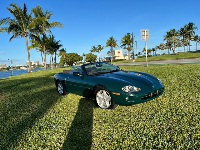 The 1997 Jaguar XK-Series XK8 photos