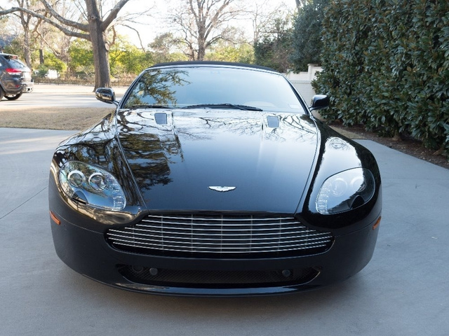 2009 Aston Martin V8 Vantage photo