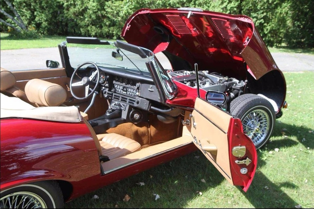 1974 Jaguar E-Type Roadster photo