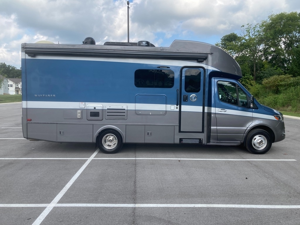 2021 Tiffin Motorhomes Wayfarer 25 RW V6