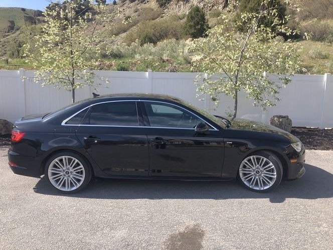 2017 Audi A4 2.0T quattro Prestige photo