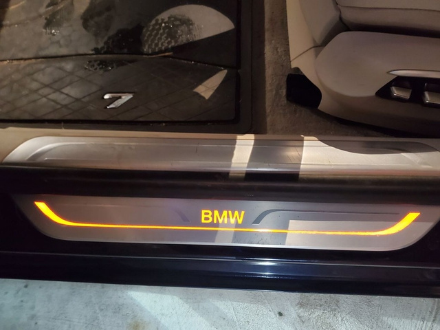 2016 BMW 7-Series 750i xDrive photo