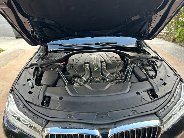 2017 BMW 7-Series 750i xDrive photo