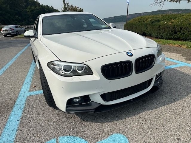 2015 BMW 5-Series 550i photo