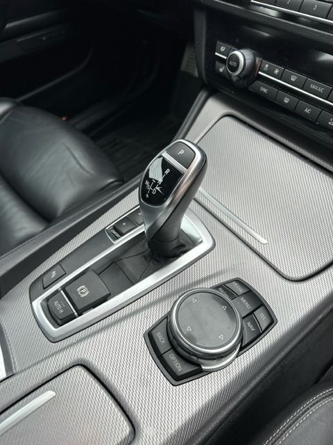 2015 BMW 5-Series 550i photo