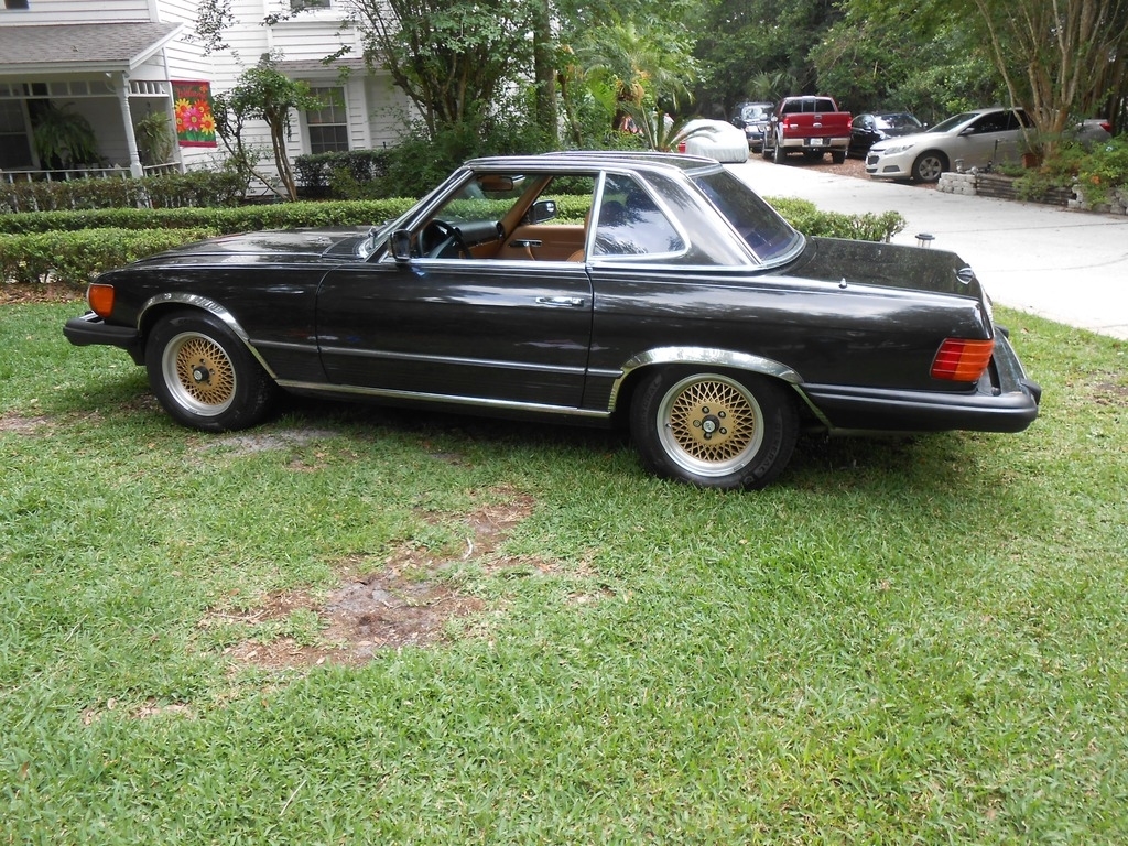 The 1982 Mercedes-Benz 380-Class 380SL photos