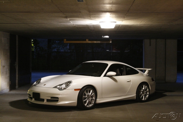 The 2004 Porsche 911 GT3 photos