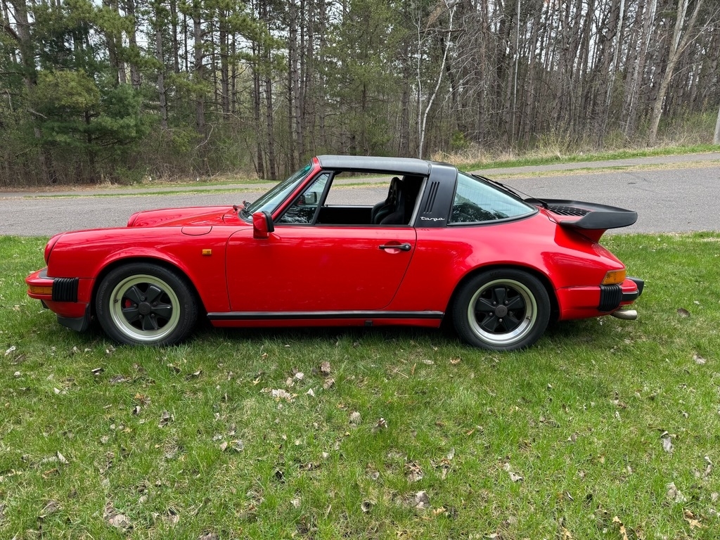 1984 Porsche 911 Carrera photo
