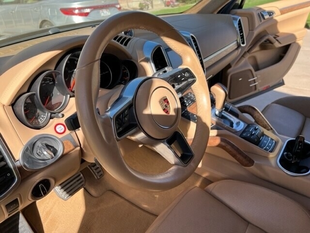 2016 Porsche Cayenne Turbo photo