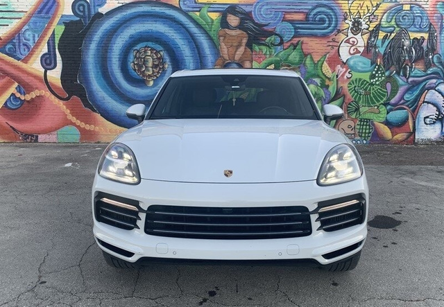2019 Porsche Cayenne E-Hybrid photo