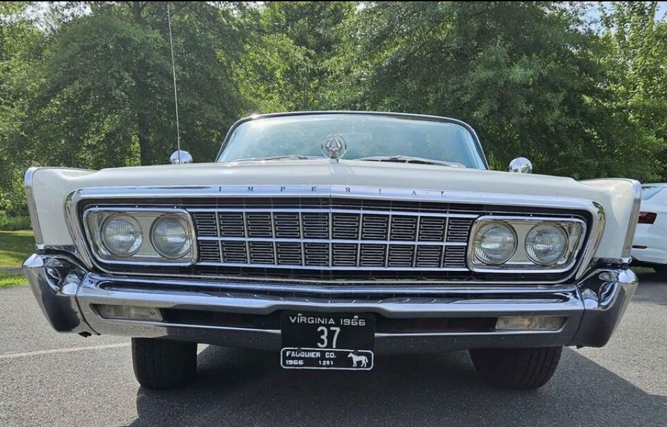 1966 Chrysler Imperial Crown photo