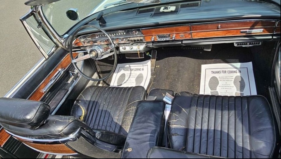 1966 Chrysler Imperial Crown photo
