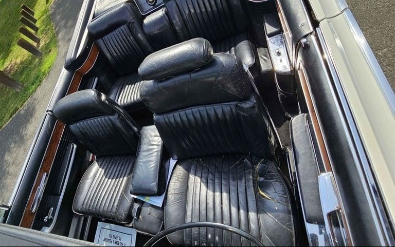 1966 Chrysler Imperial Crown photo