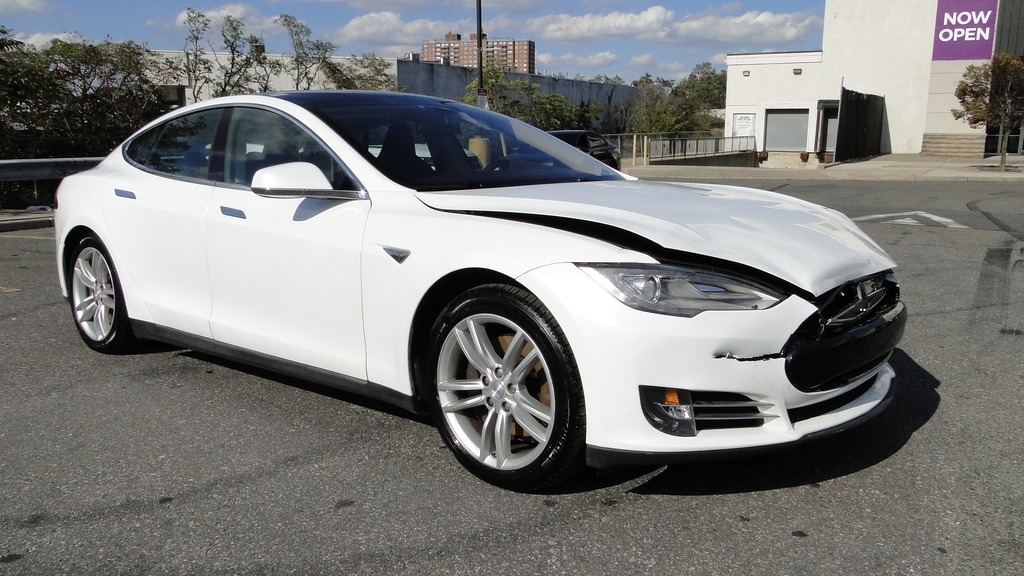 2012 Tesla Model S Signature Performance Sedan 5YJSA1DP1CFS00541