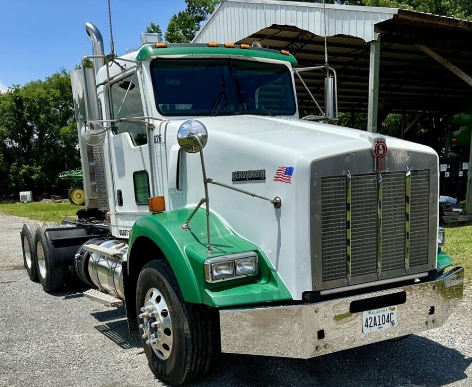 2013 Kenworth T800 PACCAR MX-13