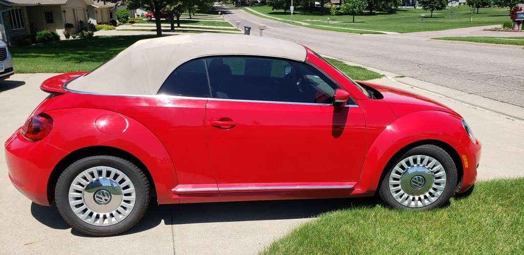 2014 Volkswagen Beetle Convertible 2.5L Convertible