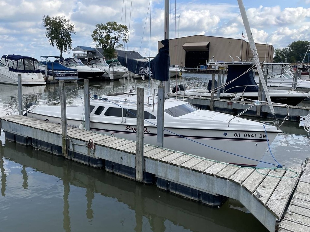 1995 Hunter 23.5