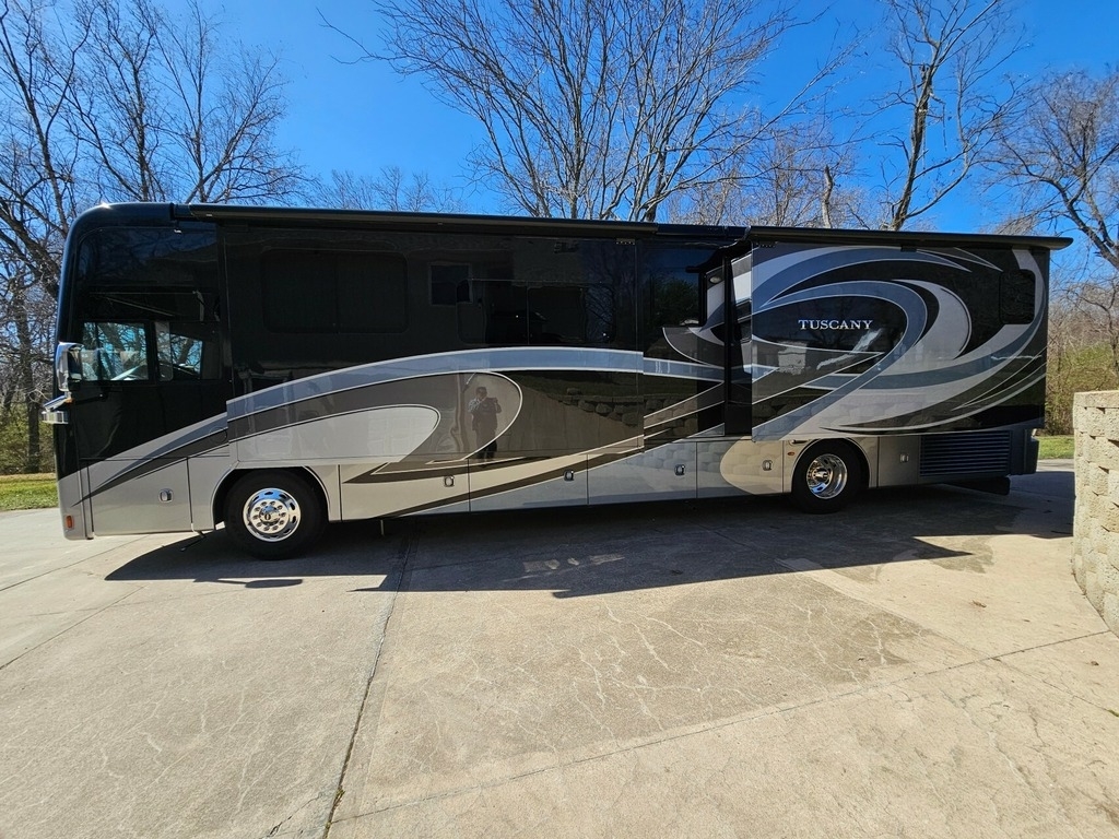 2018 Thor Motor Coach Tuscany 40DX I6 Diesel Pusher