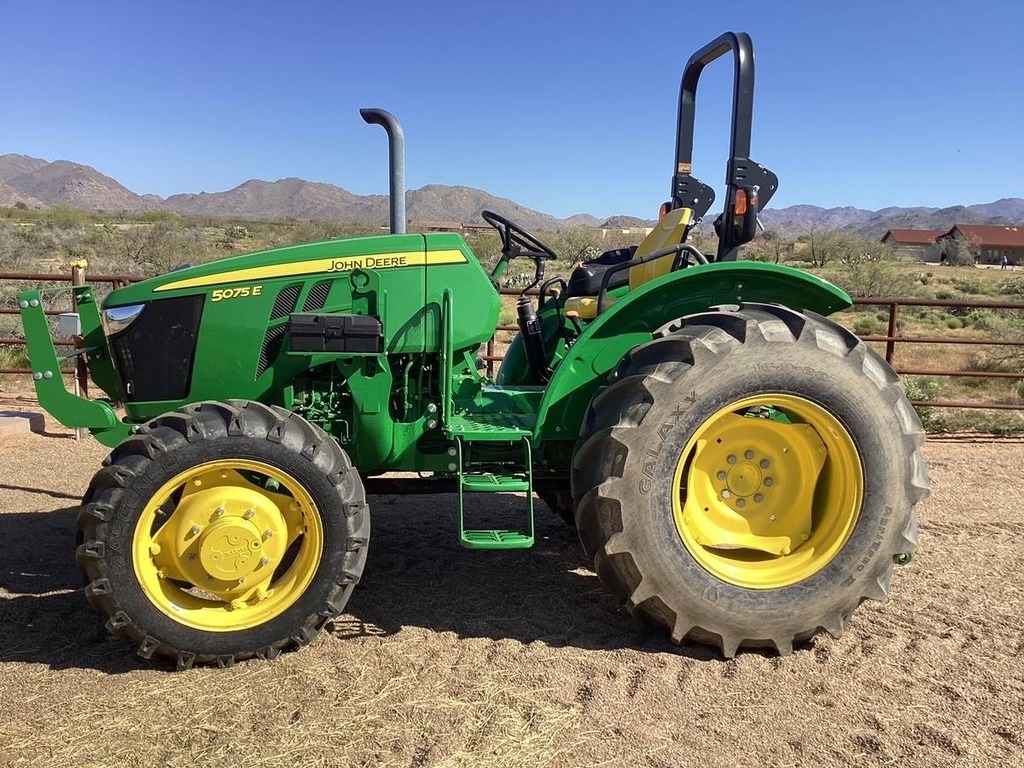 2022 John Deere 5075E