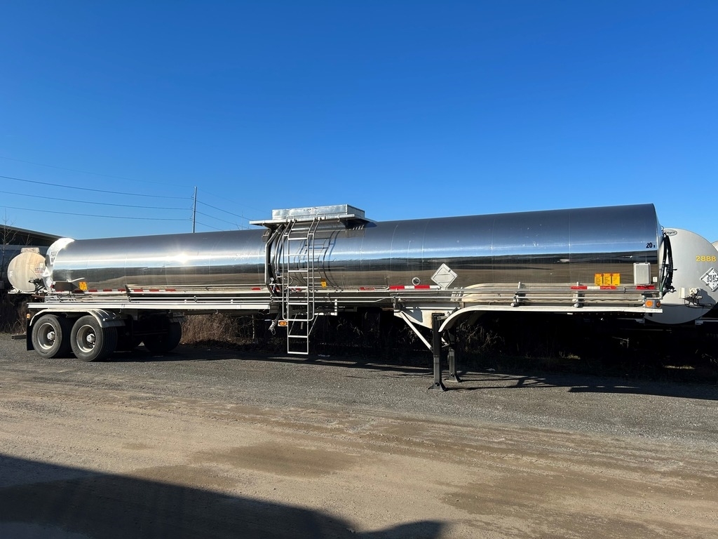 1995 STE 5000 Gallon Insulated Chemical Trailer