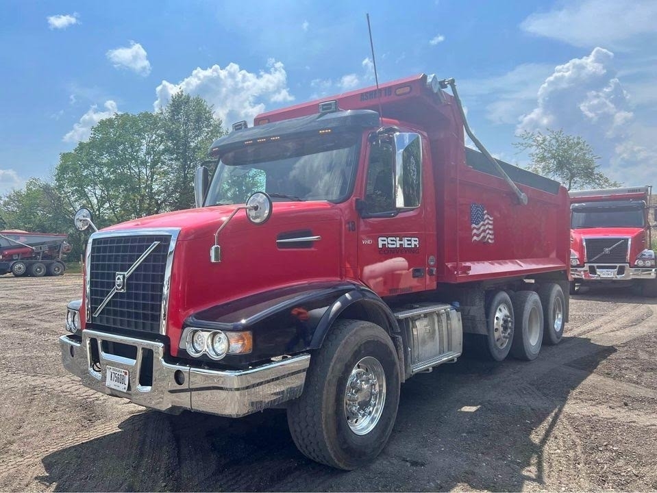 2021 Volvo VHD84F300 Dump Truck