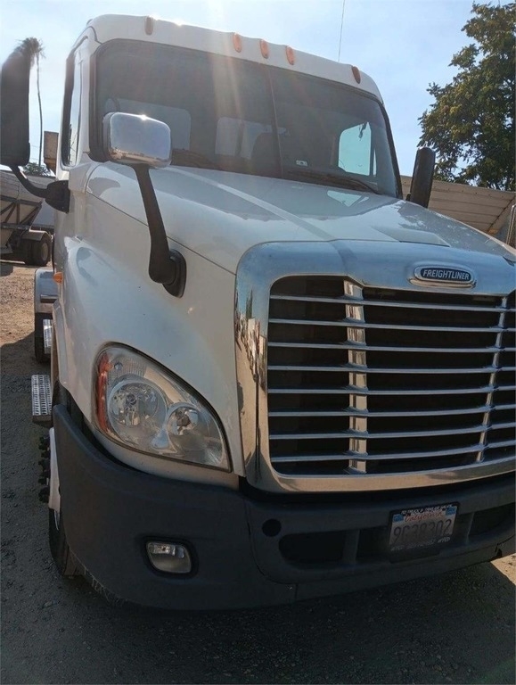 2013 Freightliner Cascadia 125