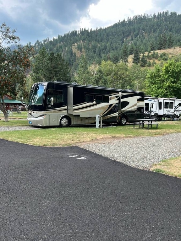 2013 Tiffin Motorhomes Phaeton 40 QBH I6 Diesel Pusher