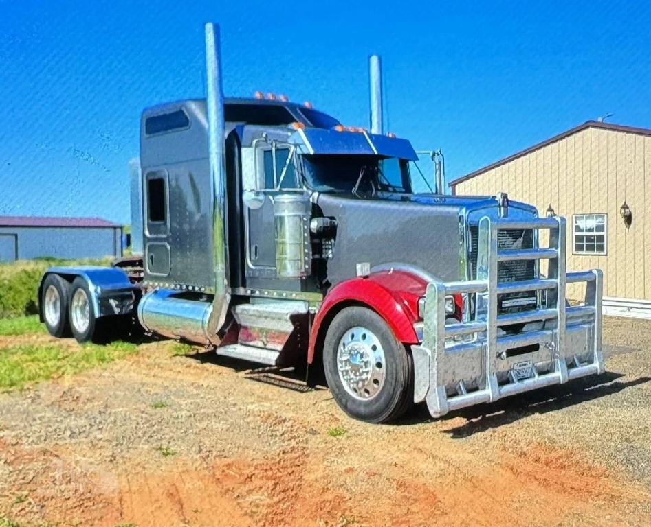 2004 Kenworth W900L Caterpillar C15