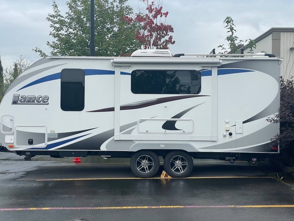 2020 Lance Travel Trailer 1995