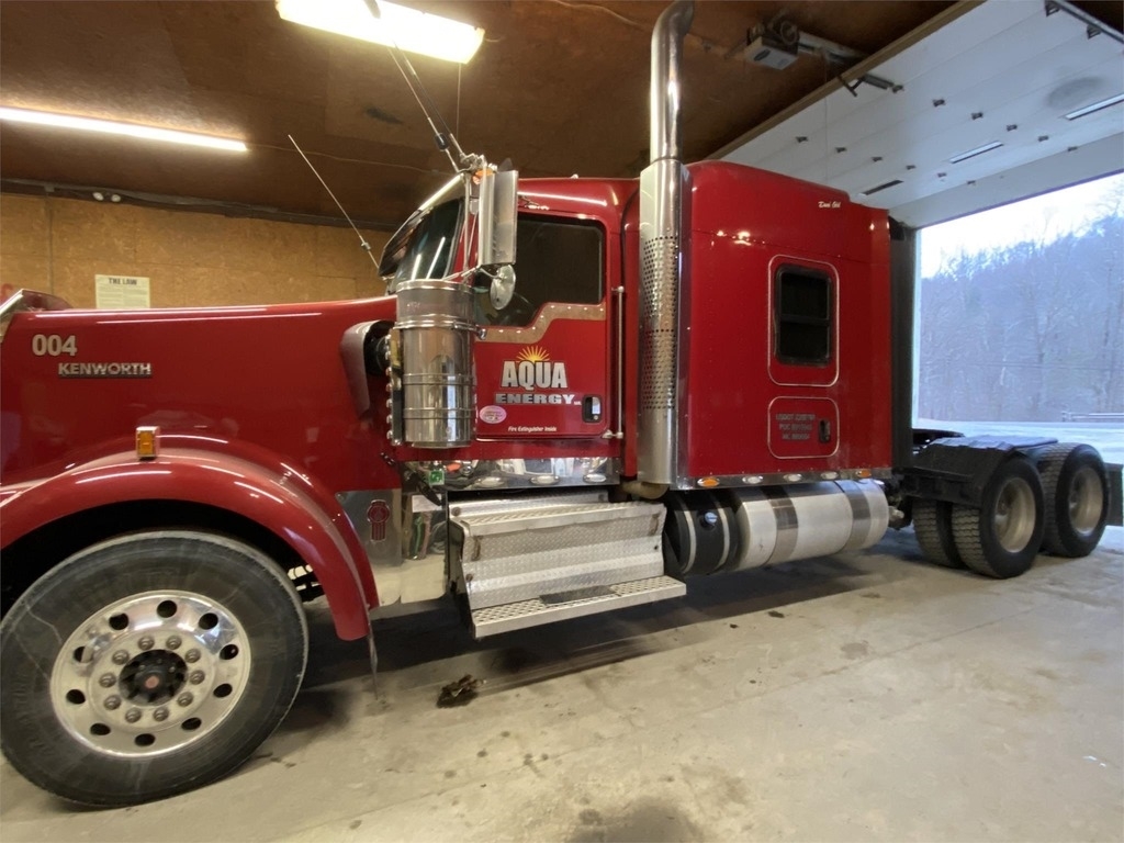 2017 Kenworth W900L