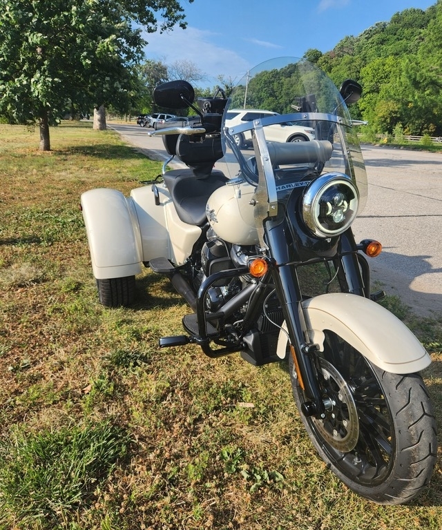 2023 Harley-Davidson® Trike Tri Glide® Ultra Anniversary V Twin 1868