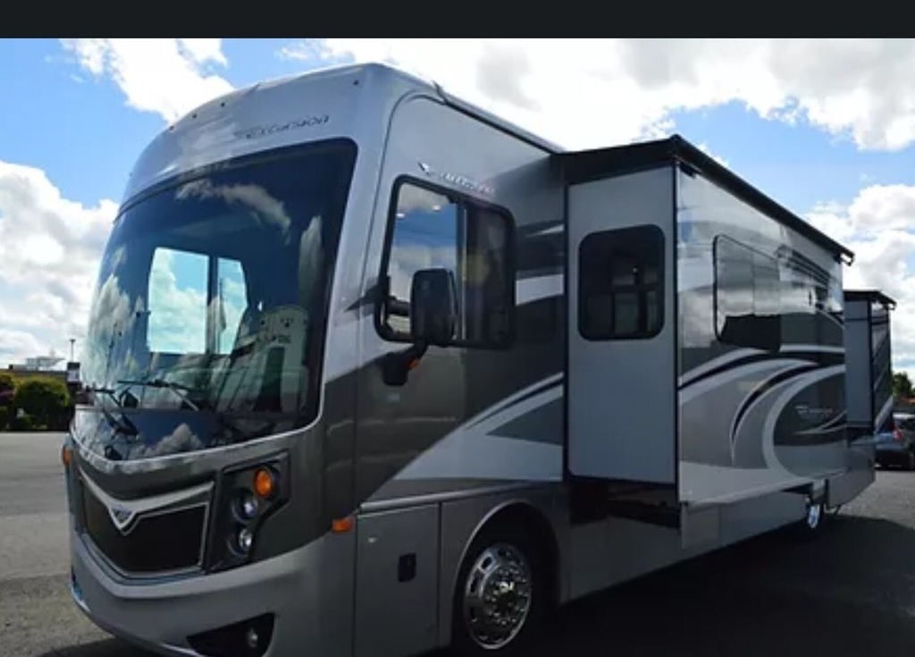 2015 Fleetwood Excursion™ 35B