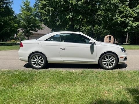 2012 Volkswagen Eos Komfort SULEV Convertible