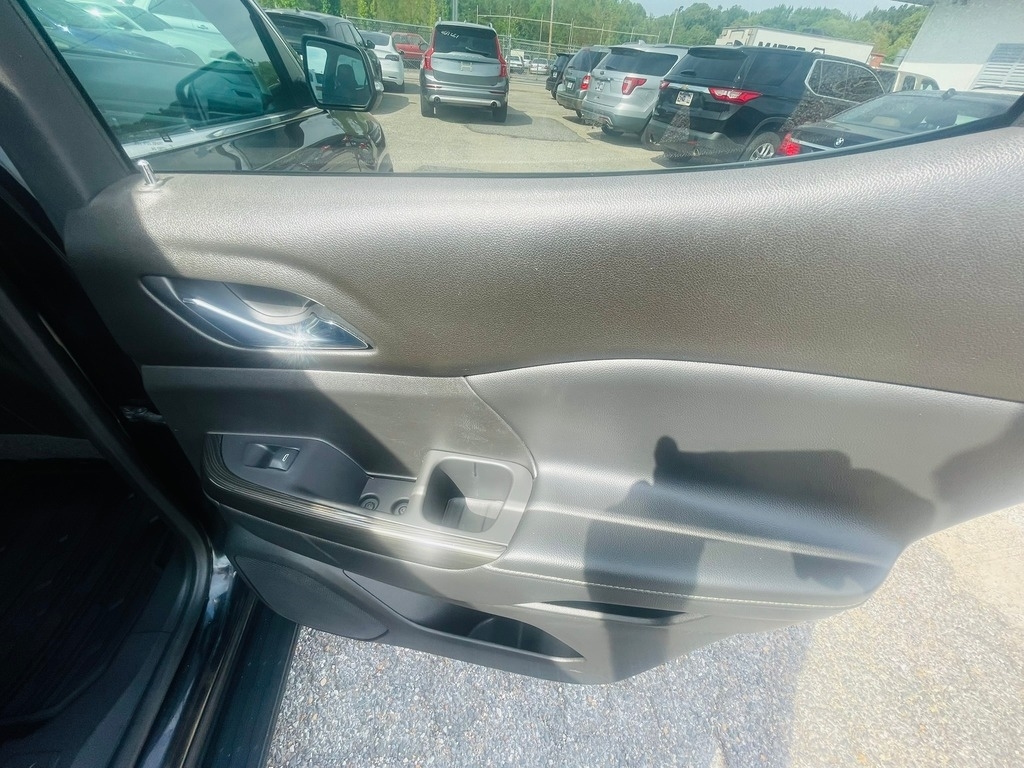 2021 GMC Acadia SLT - Photo 26