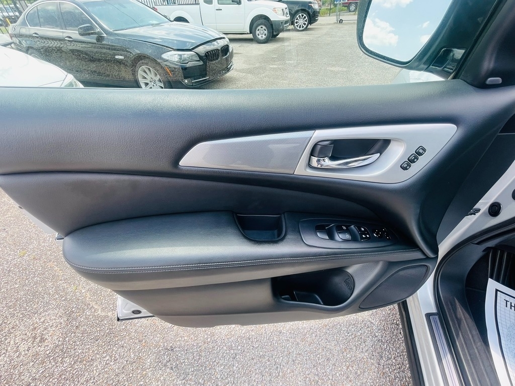 2019 Nissan Pathfinder SL - Photo 10