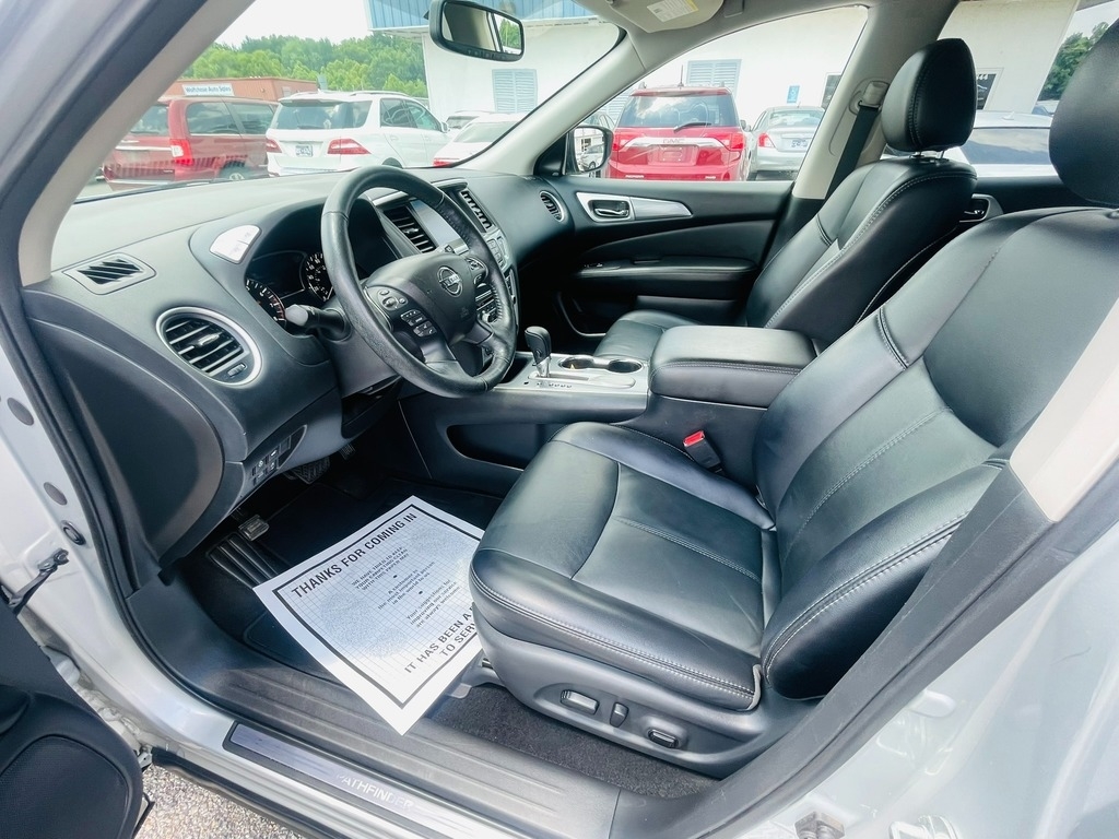 2019 Nissan Pathfinder SL - Photo 11