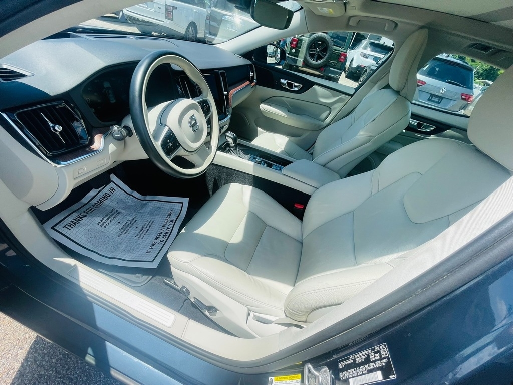 2021 Volvo S60 Momentum - Photo 11