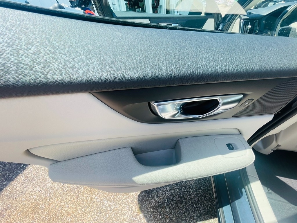 2021 Volvo S60 Momentum - Photo 18
