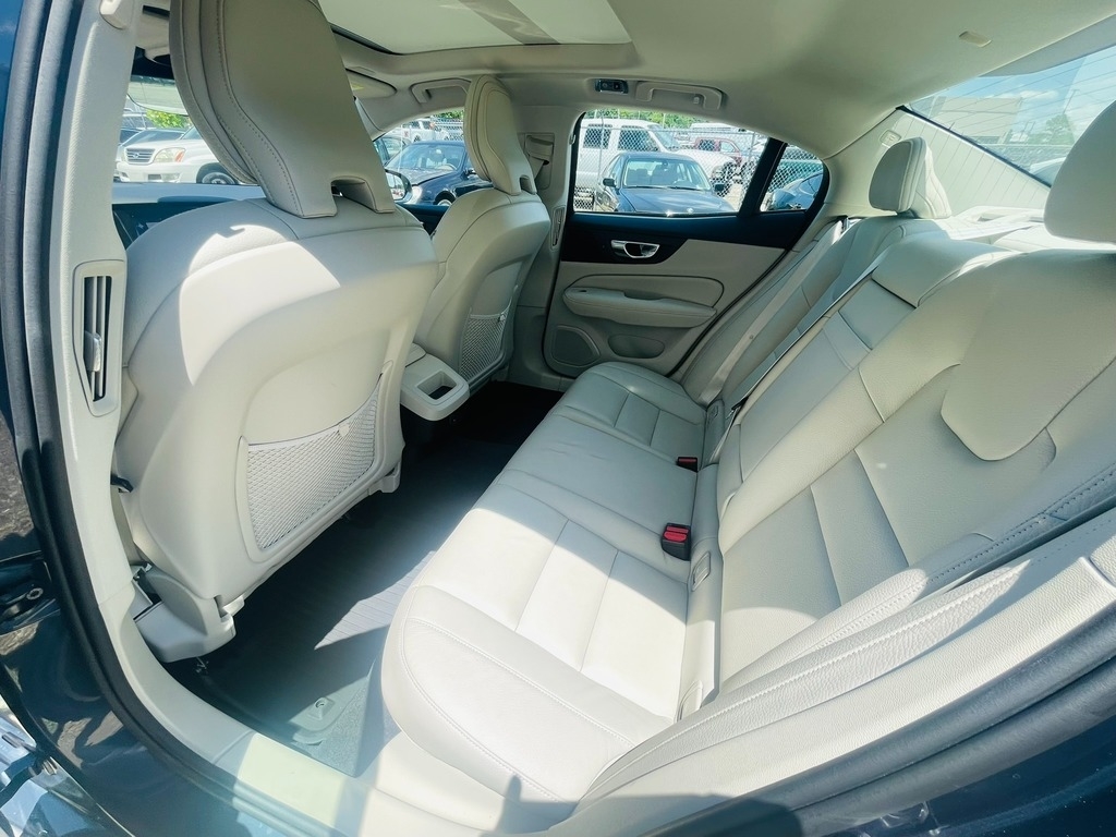 2021 Volvo S60 Momentum - Photo 19