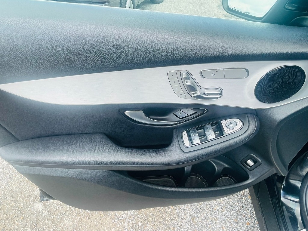 2019 Mercedes-Benz GLC GLC300 - Photo 10