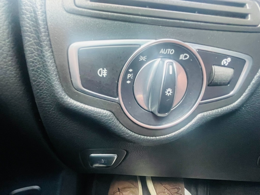 2019 Mercedes-Benz GLC GLC300 - Photo 15