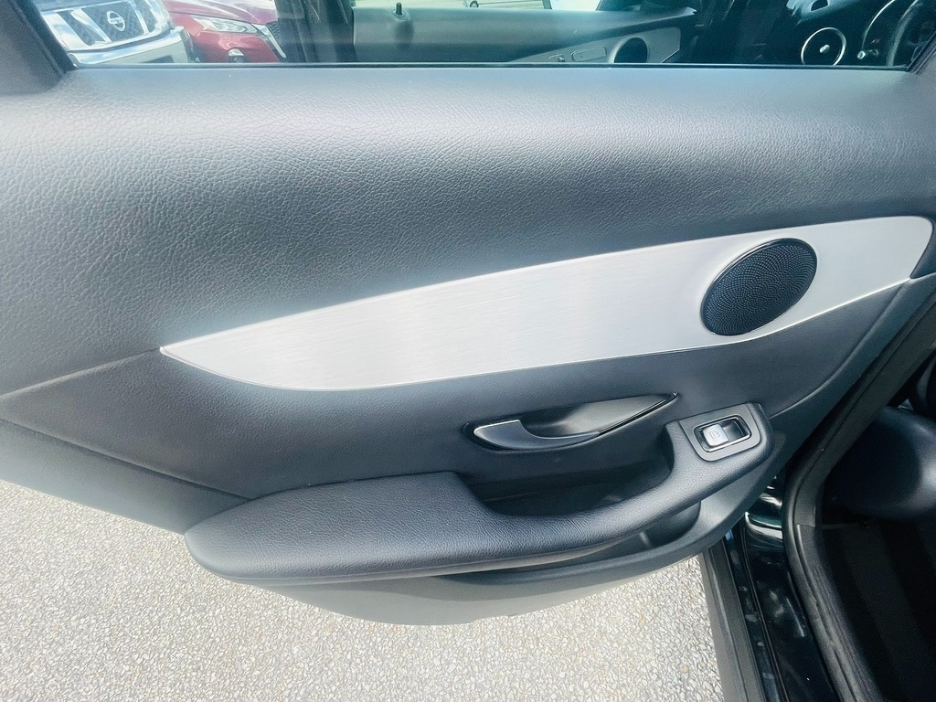 2019 Mercedes-Benz GLC GLC300 - Photo 19