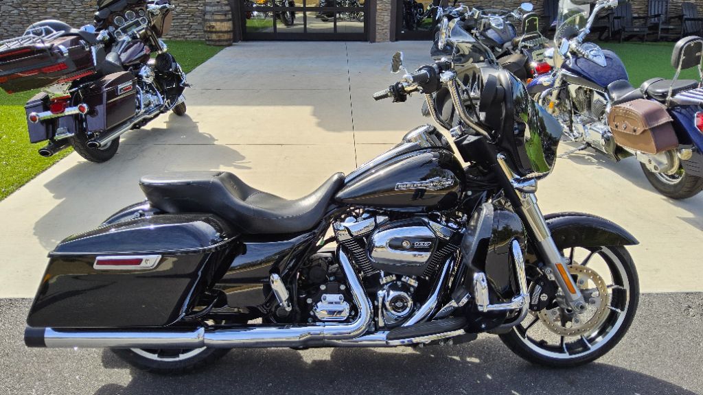 2022 Harley-Davidson® Streetglide Flhx