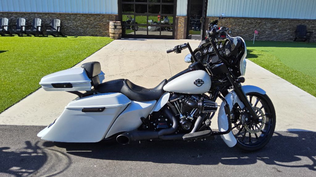 2020 Harley-Davidson® Touring Street Glide Special V Twin 1868