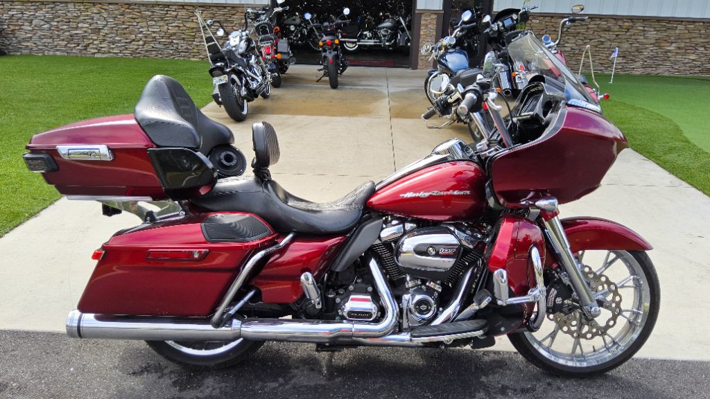 2017 Harley-Davidson® Touring Road Glide S Fltrxs V Twin 1753.4